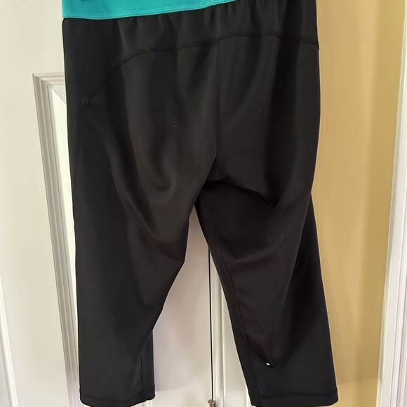 Adidas crop leggings -medium - Picture 2 of 8